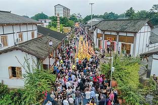 达洛特：后续比赛要避免个人失误 中场后卫之间空档大导致丢球